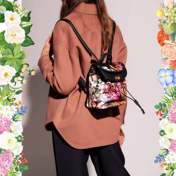 Authentic Salvatore Ferragamo wallet and backpack - Picture 5 of 16